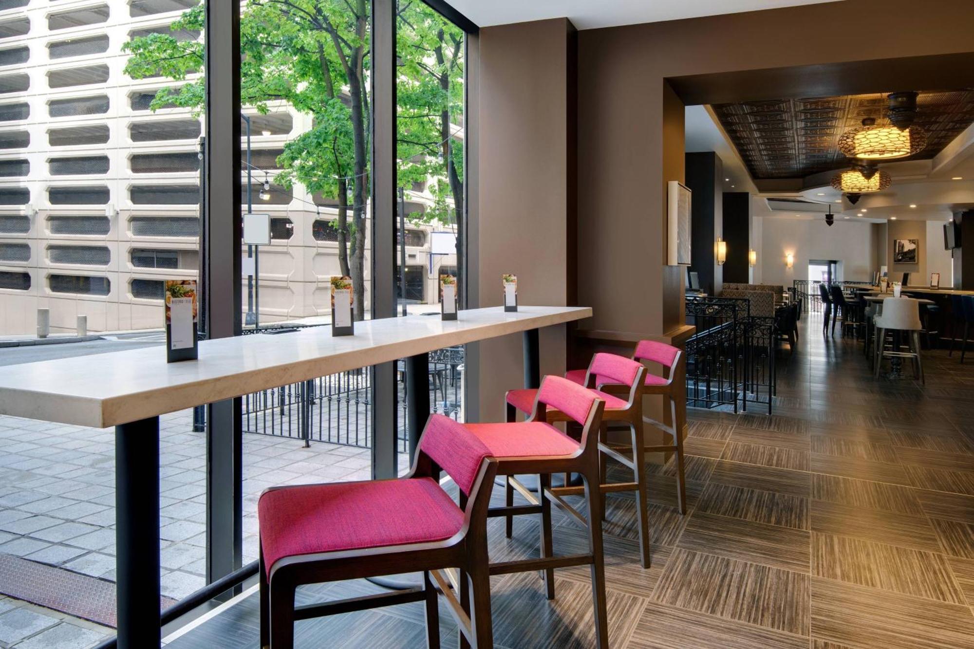 Courtyard By Marriott Atlanta Downtown Hotel Exterior photo